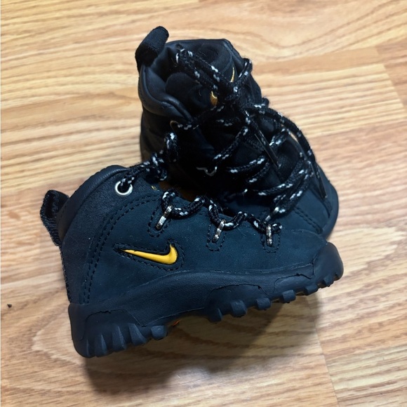 Nike ACG Other - NIKE ACG Vintage Black Suede Hiking Boots 980810 2c